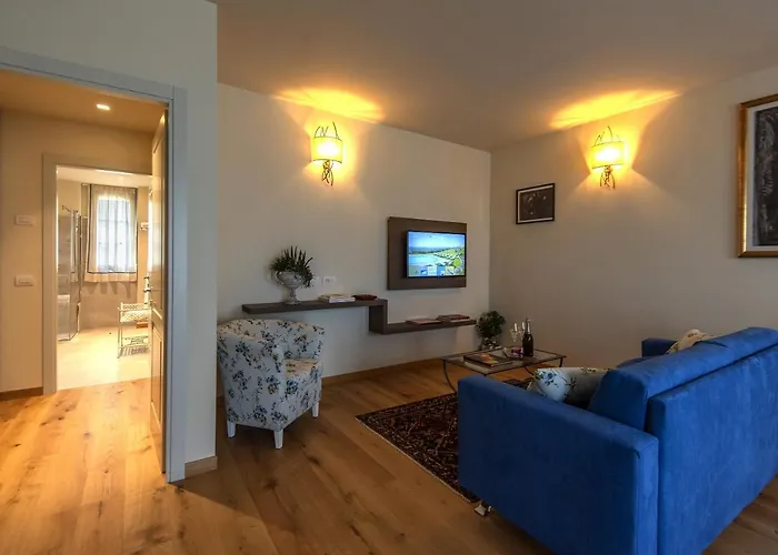 37 Hotel 4*