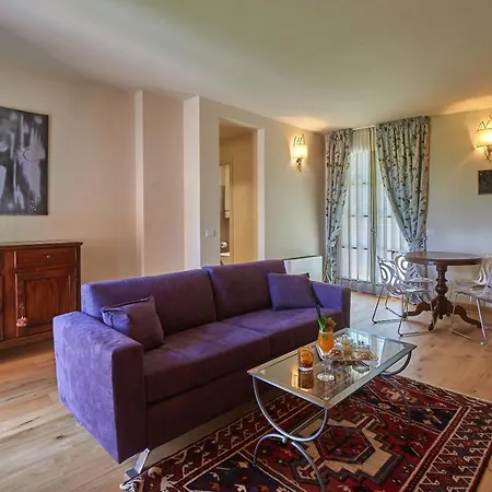 37 Hotel 4*