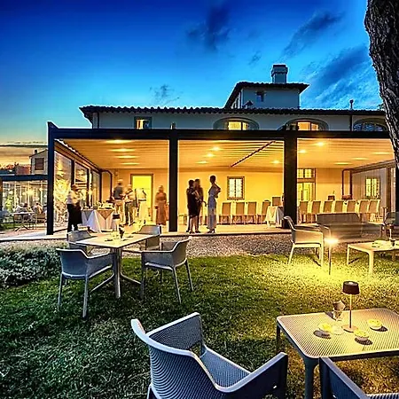 Hotel 37