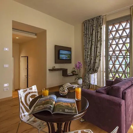 37 4* 雷吉纳罗苏阿诺