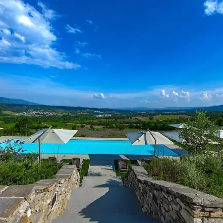 37 Hotel 4*
