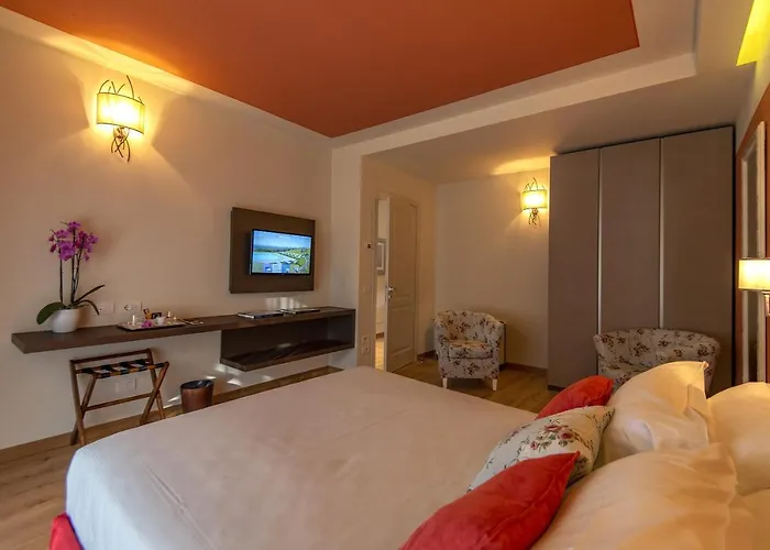 37 Hotell 4*