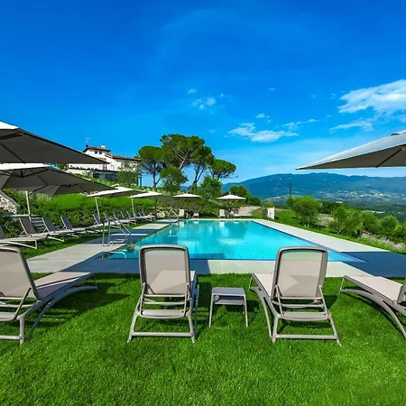 37 Hotel 4*